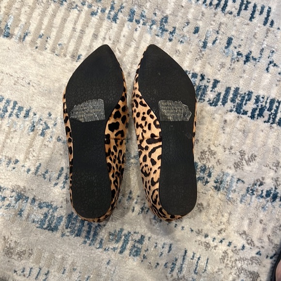 Steve Madden Feather Leopard Pointy Flats - Picture 5 of 7